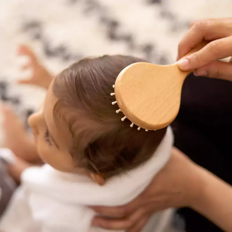 ¿Es el cepillo de madera para bebés seguro y confiable?