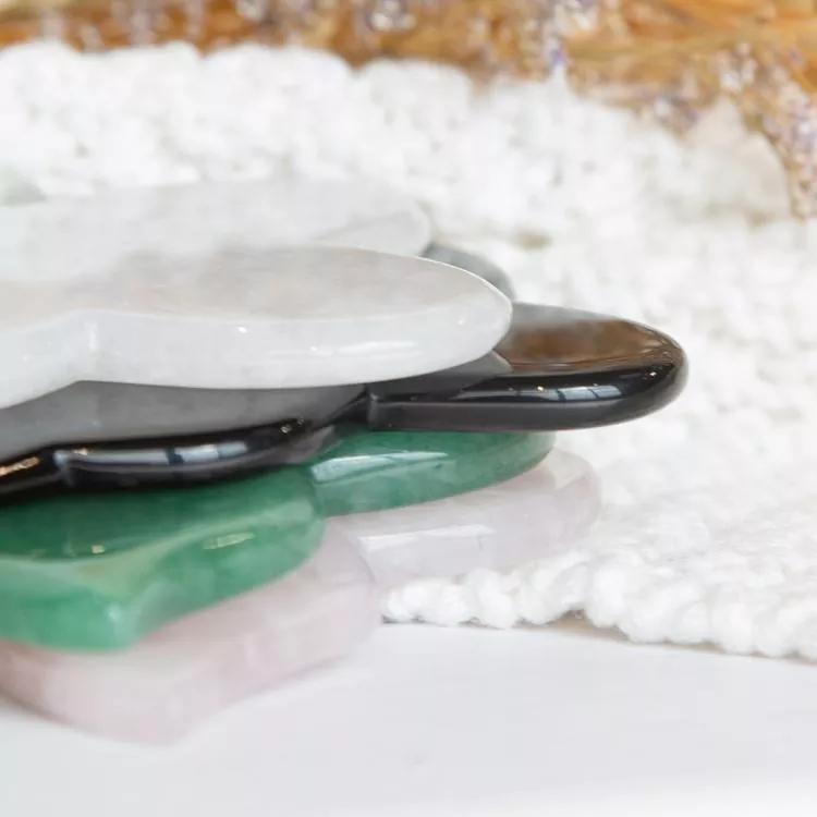 ¿Por qué los juegos Jade Roller Gua Sha se están convirtiendo en un cuidado de la piel esencial para todos?