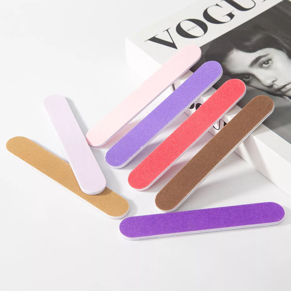 ¿Por qué las limas de uñas de doble cara multicolor se están convirtiendo en la opción preferida de las marcas profesionales de belleza y cuidado de uñas?